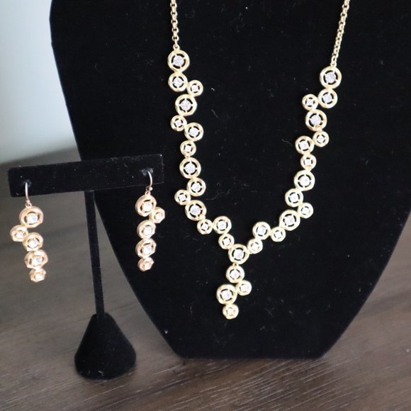 Crystal Necklace and Earring Set - Picture 2 of 8